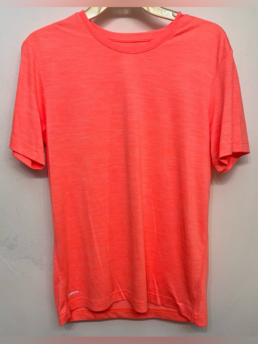 Athletic Works Coral DriWorks Performance Short Sleeve Tee Mens Small 34-36 NWOT